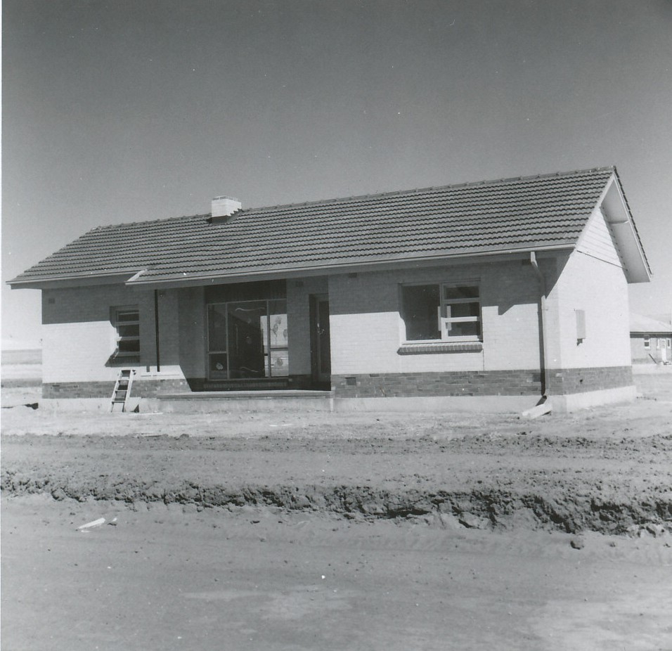 Elizabeth Downs: 1961.