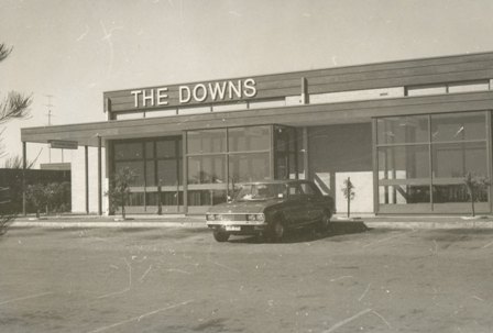 Elizabeth Downs Hotel.