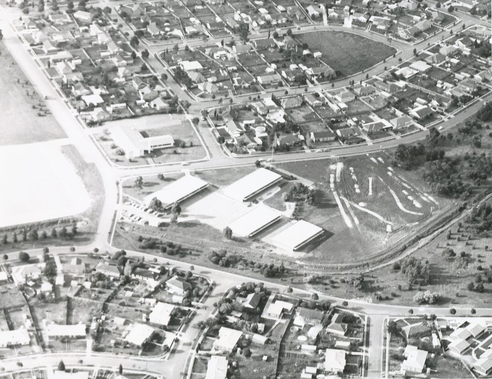 Elizabeth Downs: 1975.