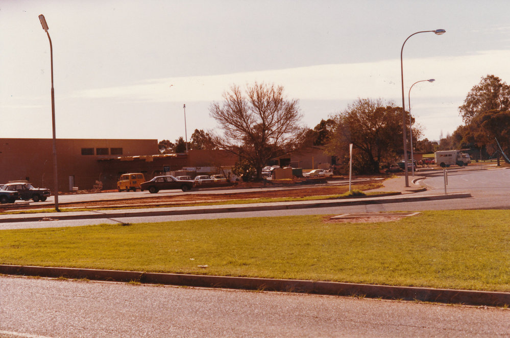 Elizabeth Town Centre: 1984.