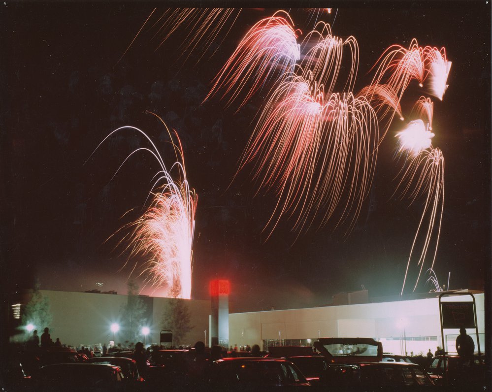 Fireworks over Elizabeth Shopping Centre: 1986