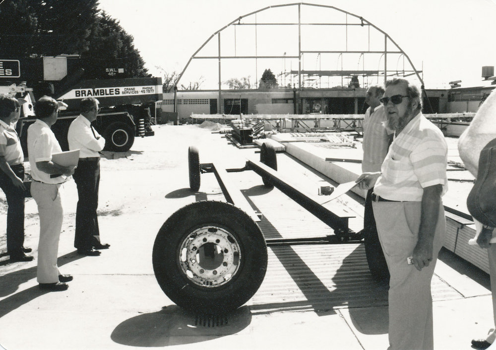 Elizabeth Aquadome: 1985