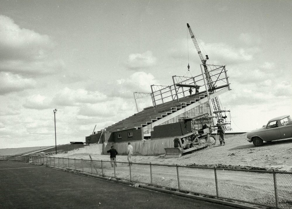 Elizabeth Oval: 1964.