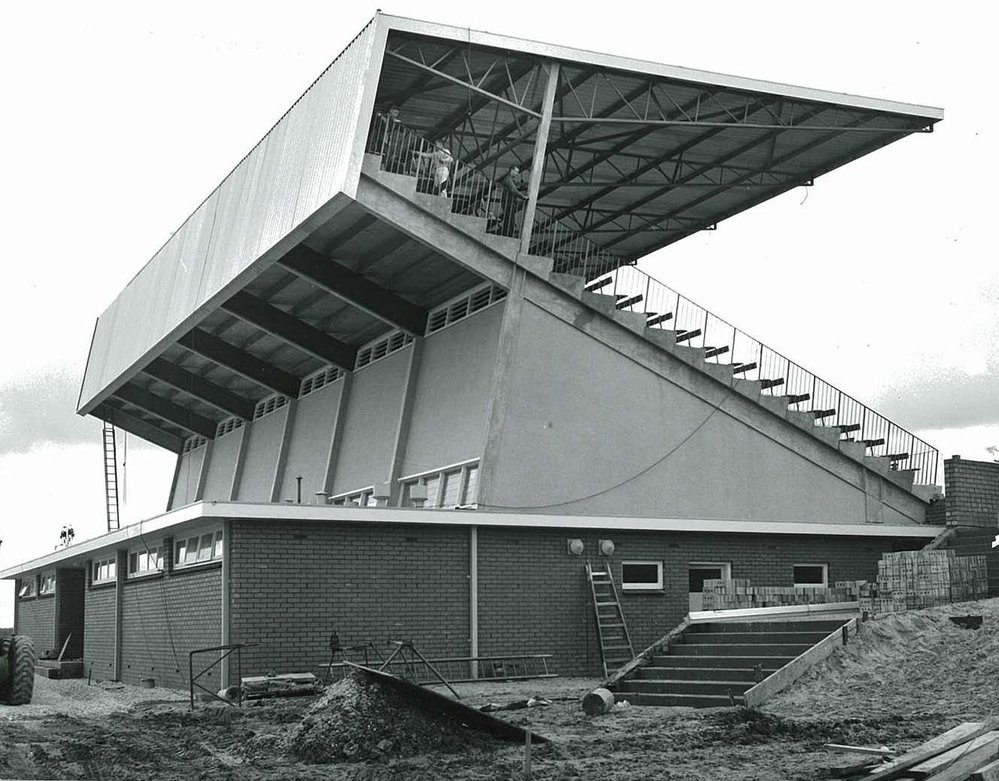 Elizabeth Oval: 1964.