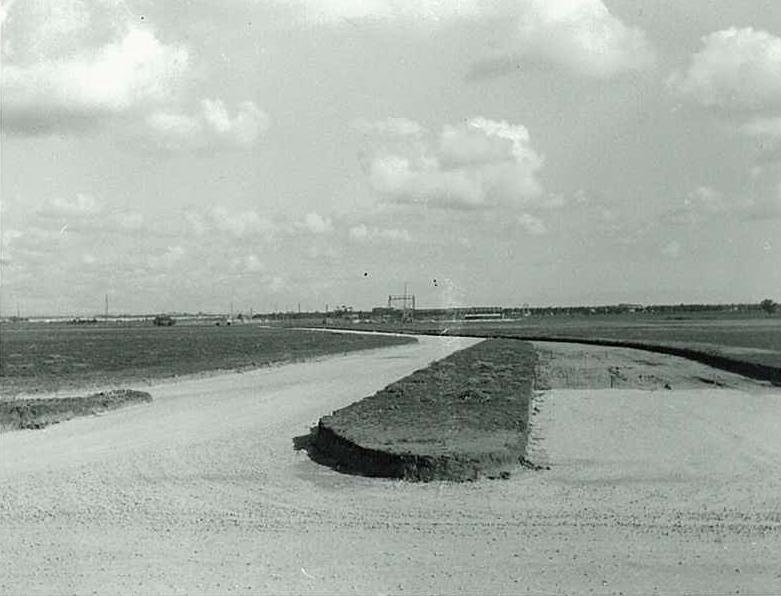 Elizabeth West: 1960.