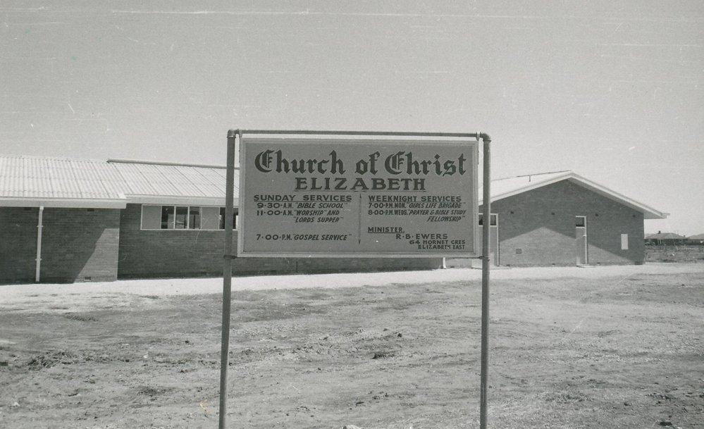 Elizabeth - Church of Christ: 1959.