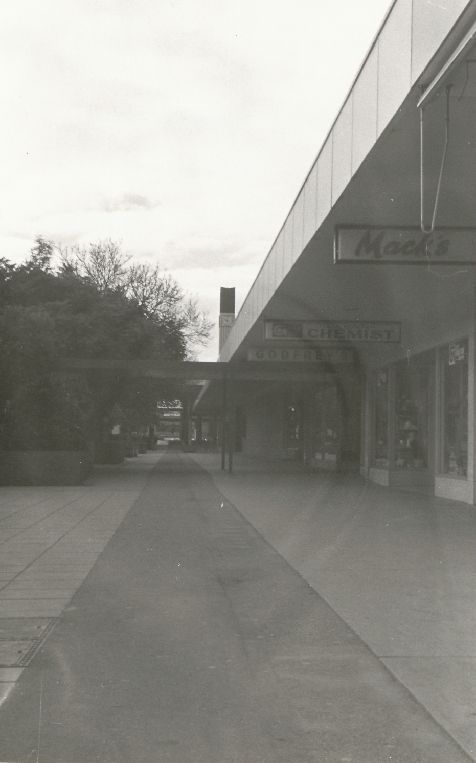 Elizabeth Town Centre: 1977