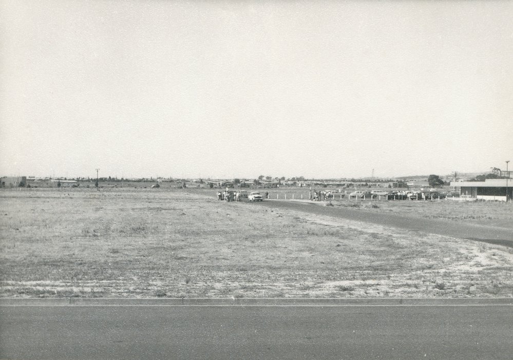 Elizabeth Town Centre: 1964