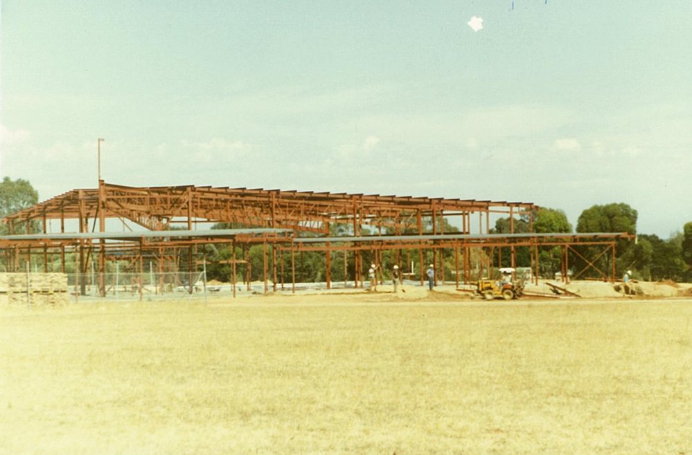 New church under construction, Elizabeth Park: 1986