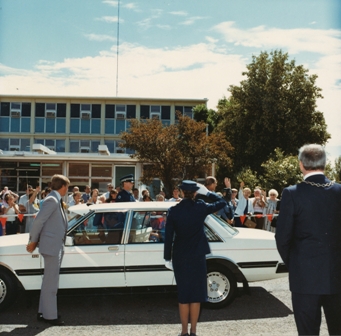 Duke of Edinburgh visits Elizabeth: 1986