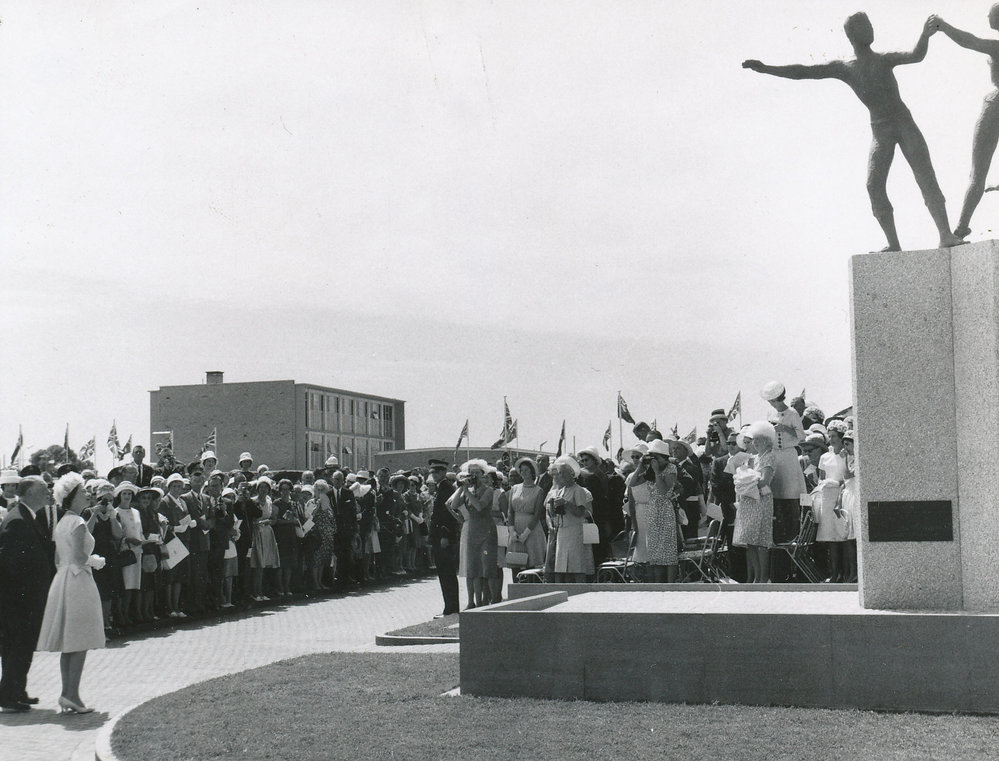 Royal visit to Elizabeth: 1963