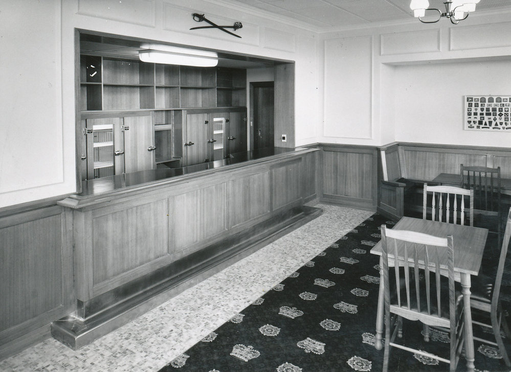 Rose and Crown Hotel, Elizabeth South: 1964