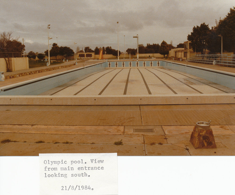 Elizabeth Aquadome: 1984