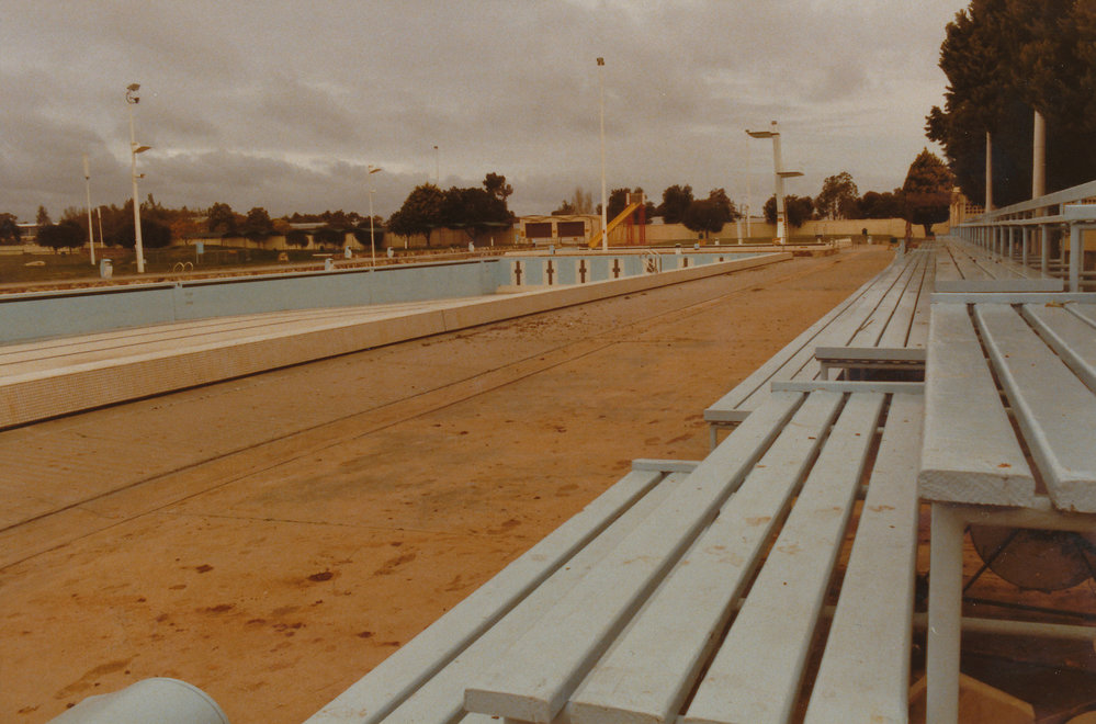 Elizabeth Aquadome: 1984