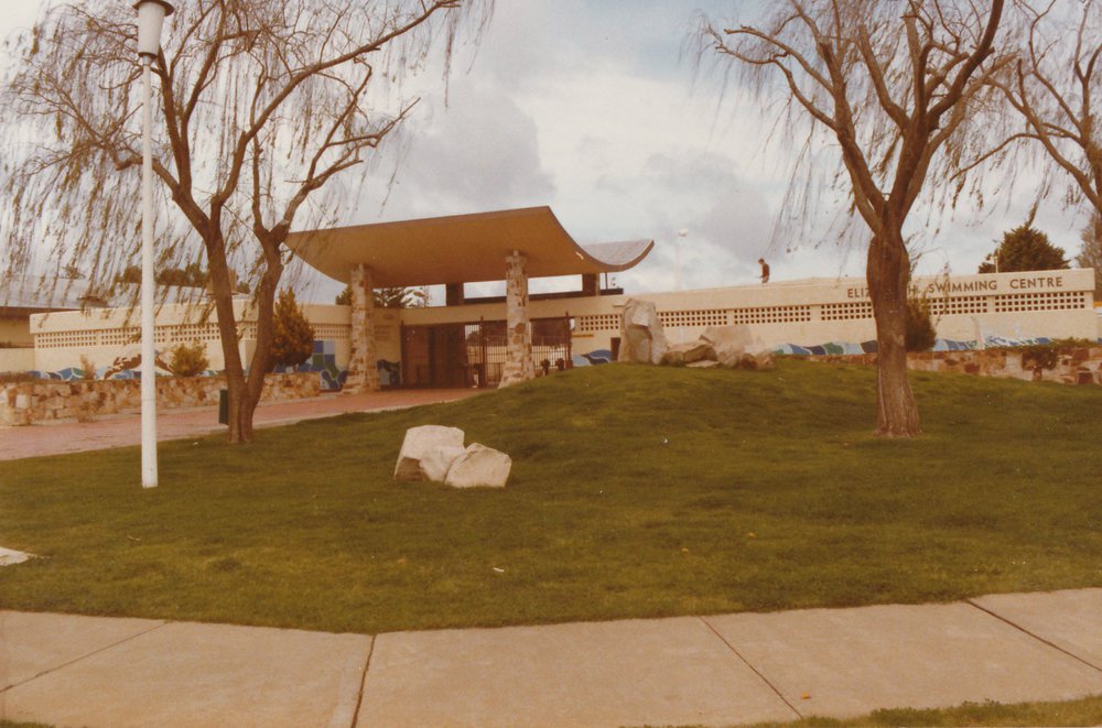 Elizabeth Aquadome: 1984