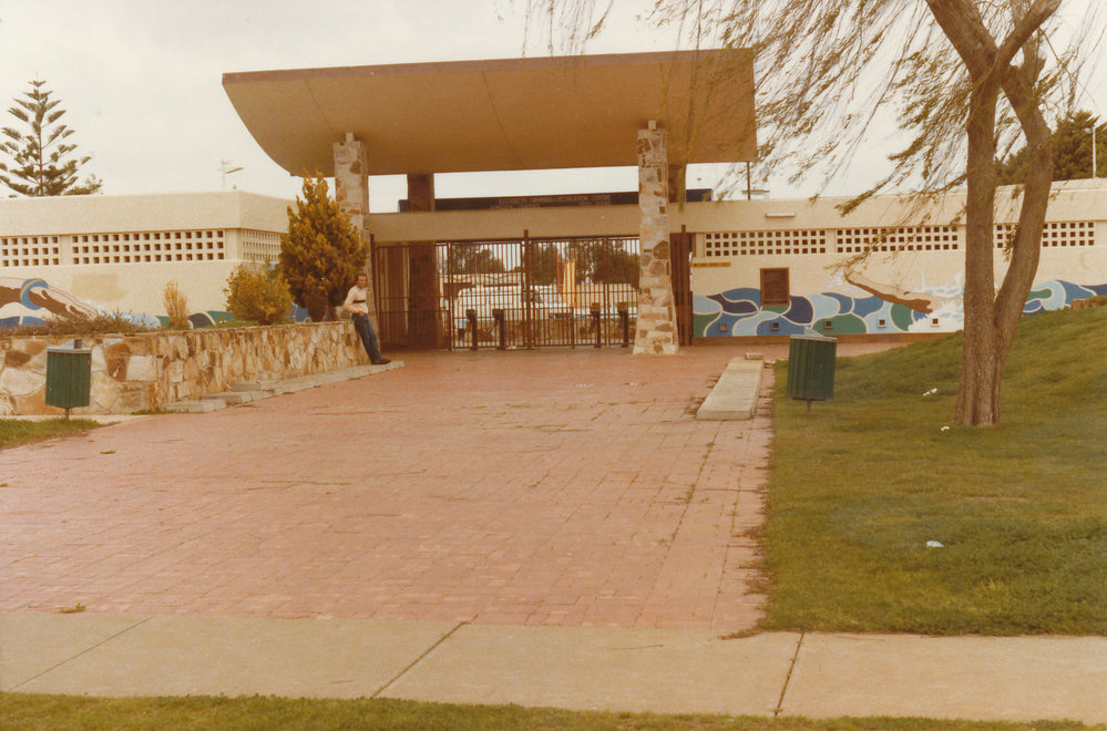 Elizabeth Aquadome: 1984