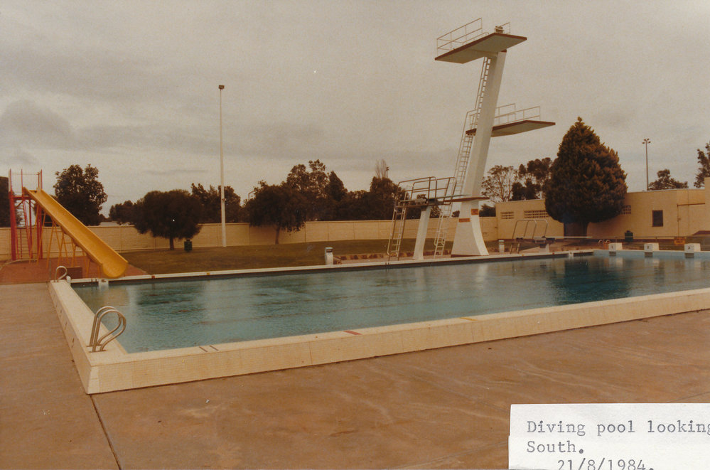 Elizabeth Aquadome: 1984