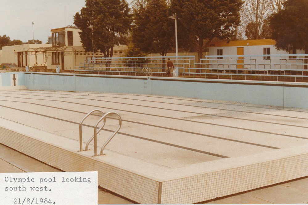 Elizabeth Aquadome: 1984