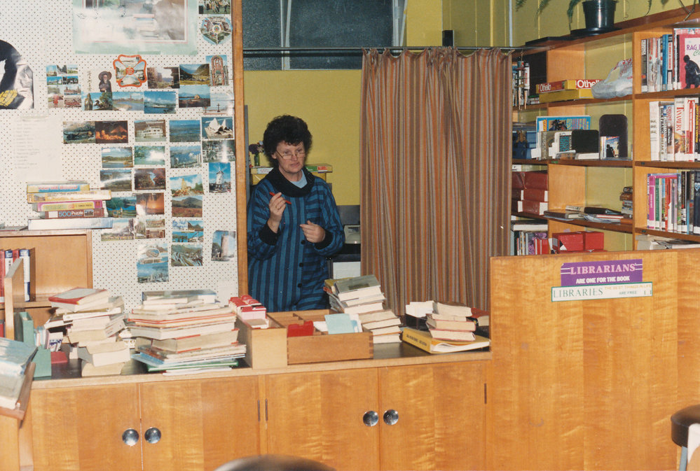 Elizabeth North Library: 1987