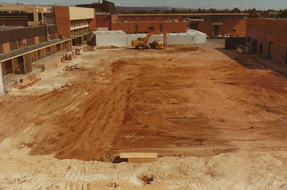 Elizabeth Shopping Centre: 1984