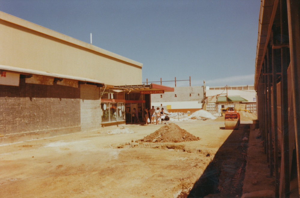 Elizabeth Shopping Centre: 1984