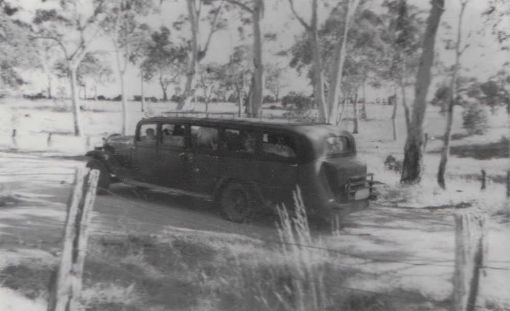 Uleybury school bus: 1940's