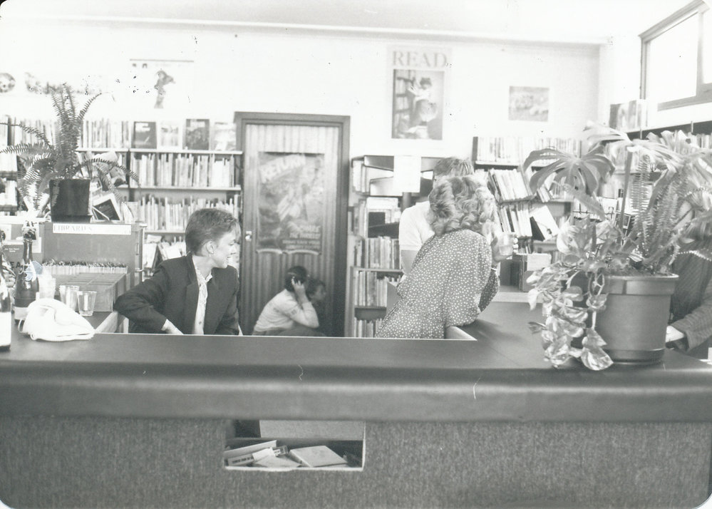 Elizabeth South Library opening: 1986