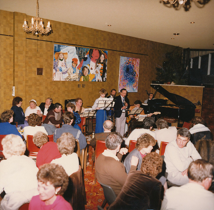 Brin Whiting Lounge Piano bar, Elizabeth Theatres: 1986