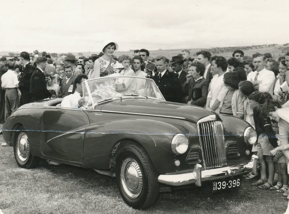 Miss Elizabeth Quest : 1958