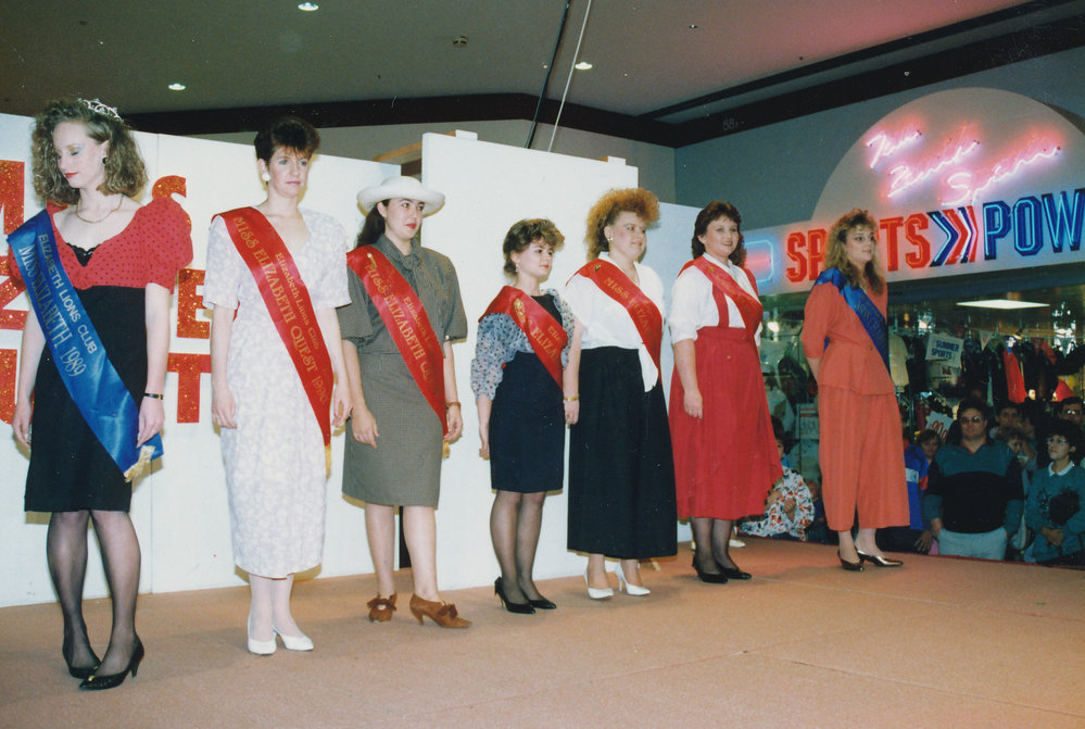 Miss Elizabeth Quest: 1990