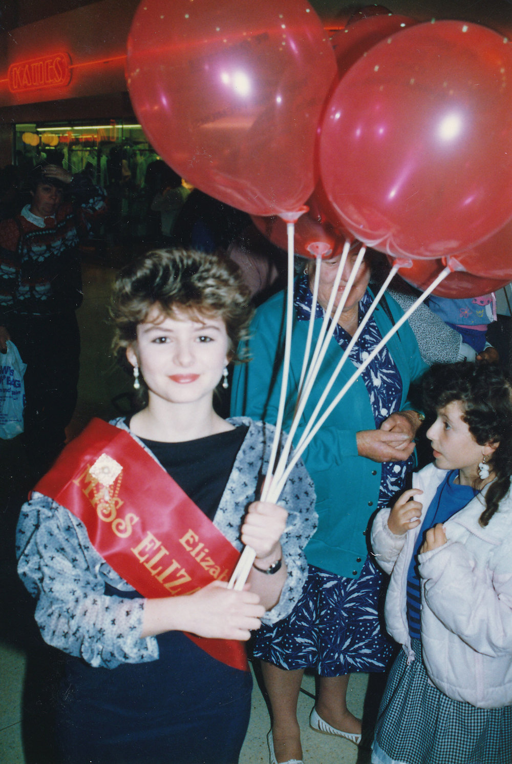 Miss Elizabeth Quest: 1990