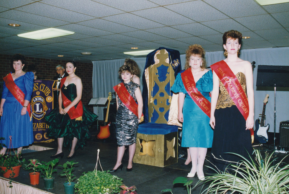 Miss Elizabeth Quest: 1990