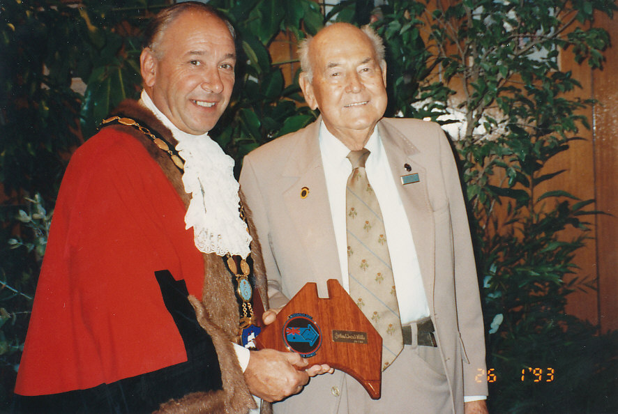 Australia Day Awards, Elizabeth: 1993