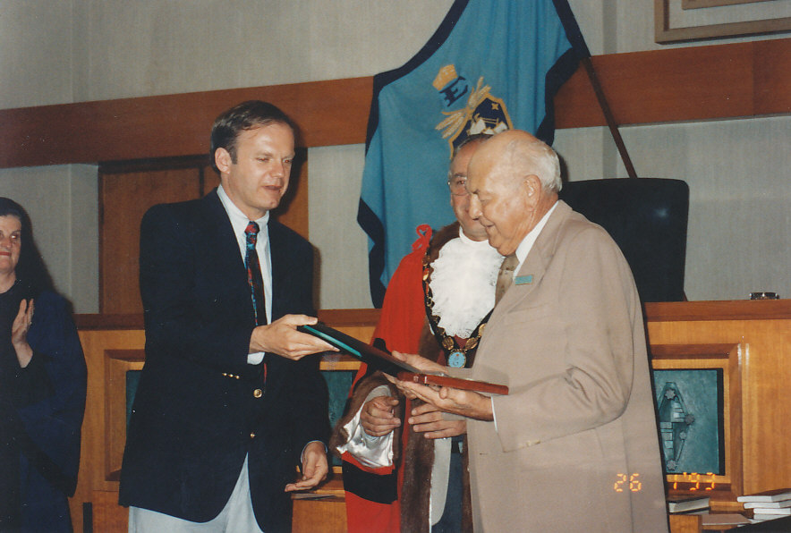 Australia Day Awards, Elizabeth: 1993
