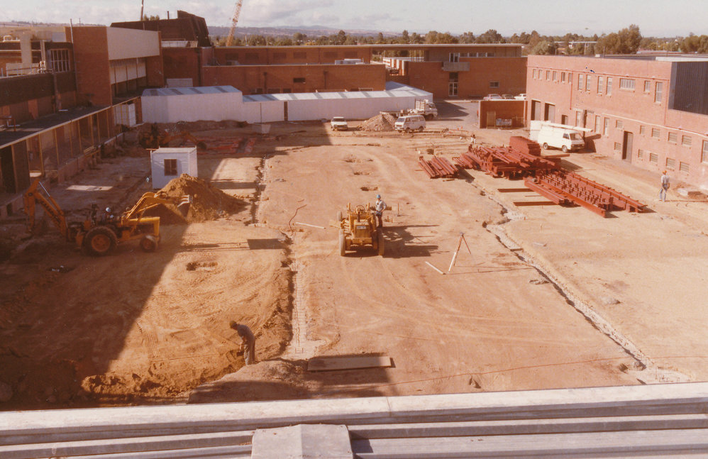 Elizabeth City Centre: 1984