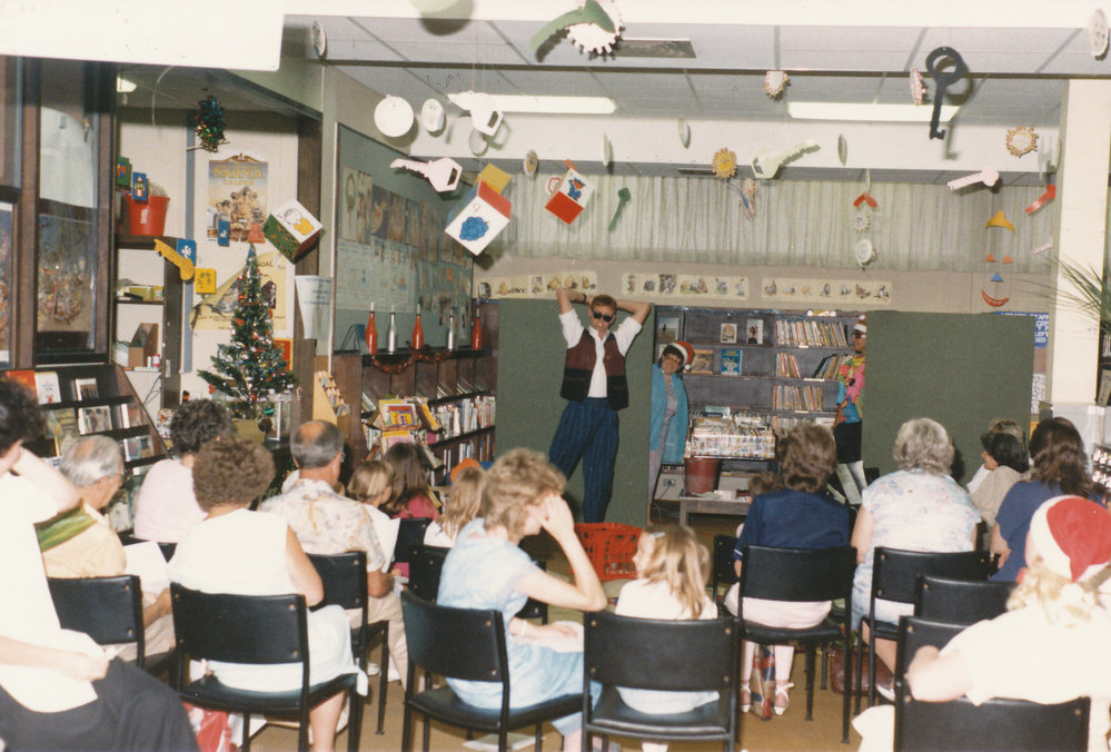 Elizabeth Public Library: 1986