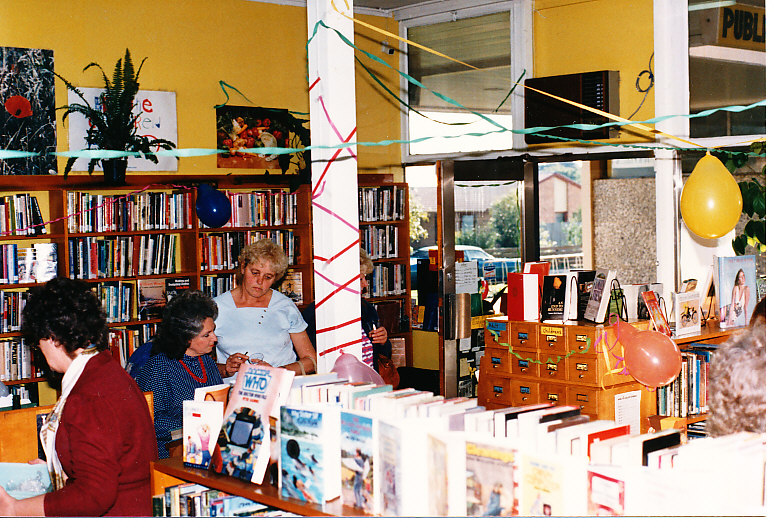 Elizabeth North Library: 1987