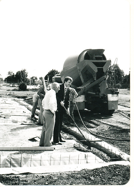 Grenville Centre construction: 1982