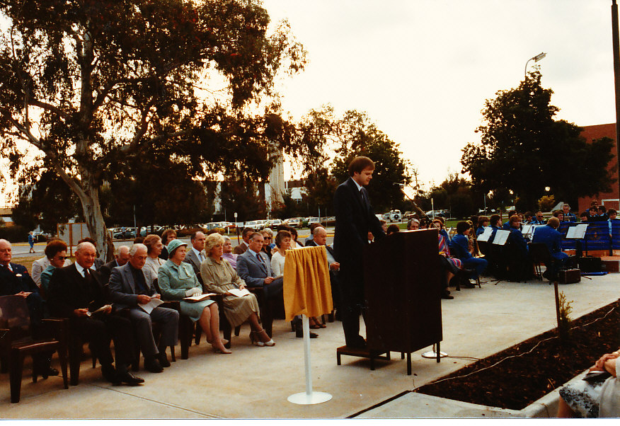 Grenville Centre, Elizabeth opening: 1983