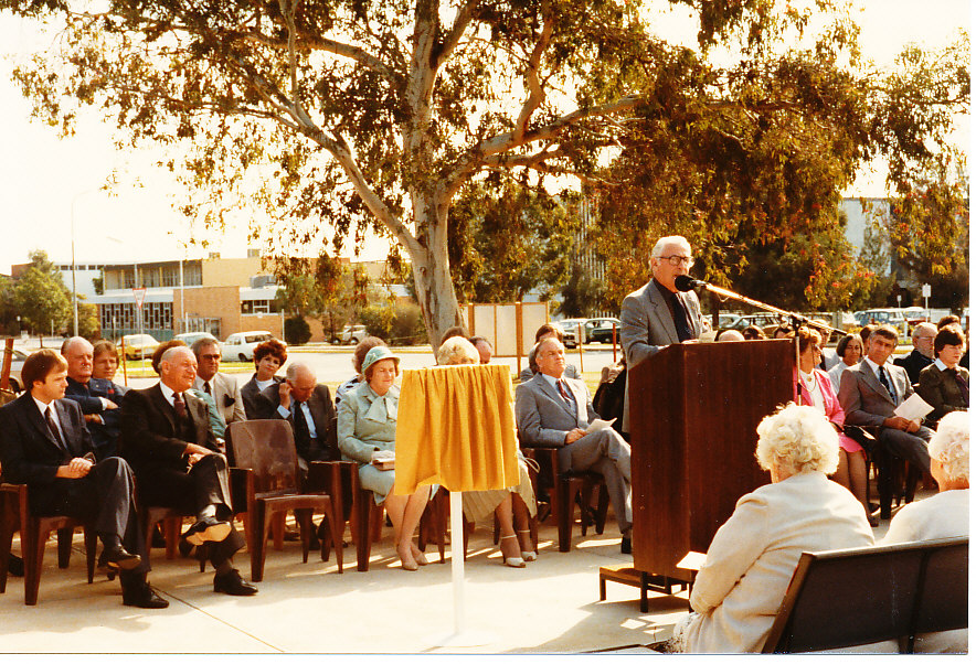 Grenville Centre, Elizabeth opening: 1983