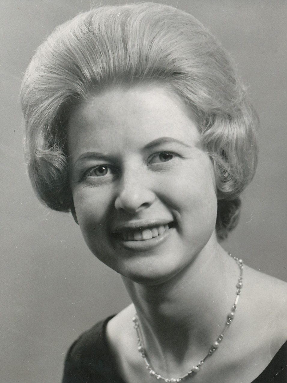 Miss Industry Quest finalist, Elizabeth: 1963