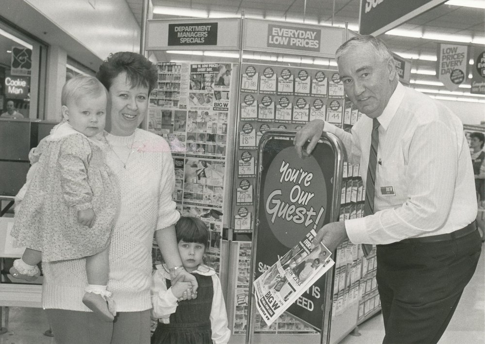 Big W Elizabeth: 1990