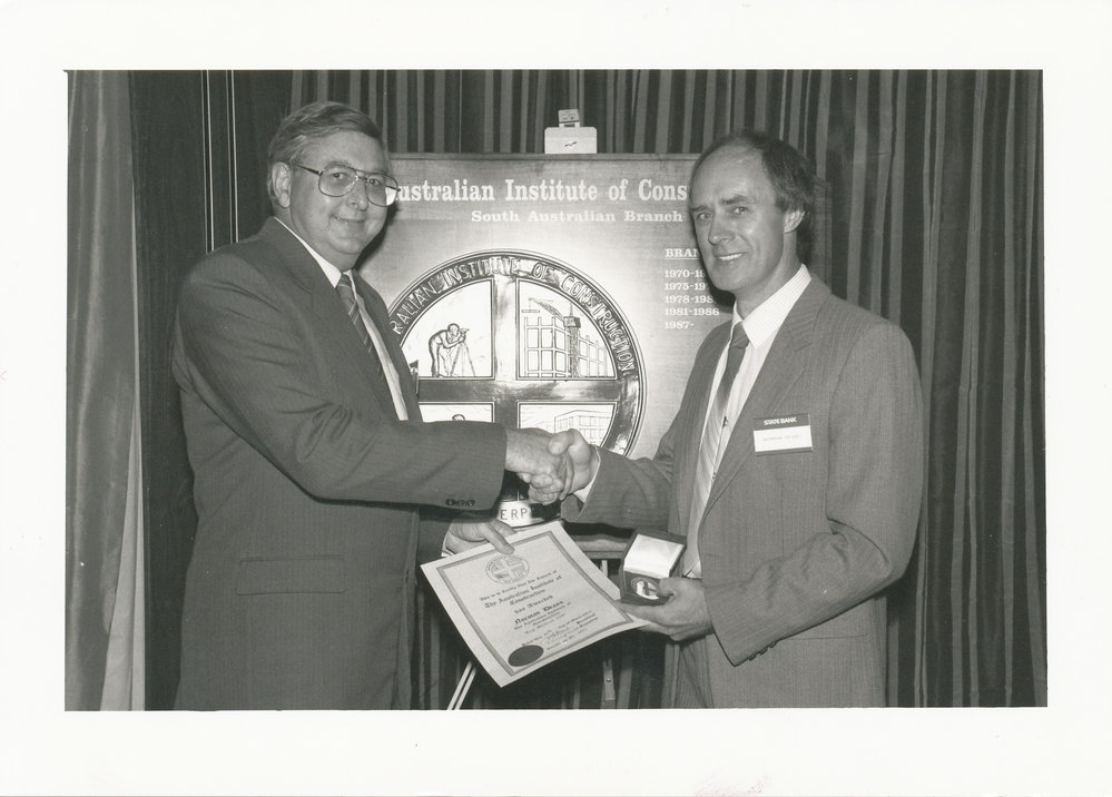 The Australian Institute of Construction: 1990