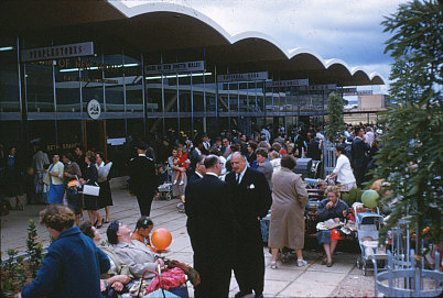 Elizabeth Town Centre Opening: 1960