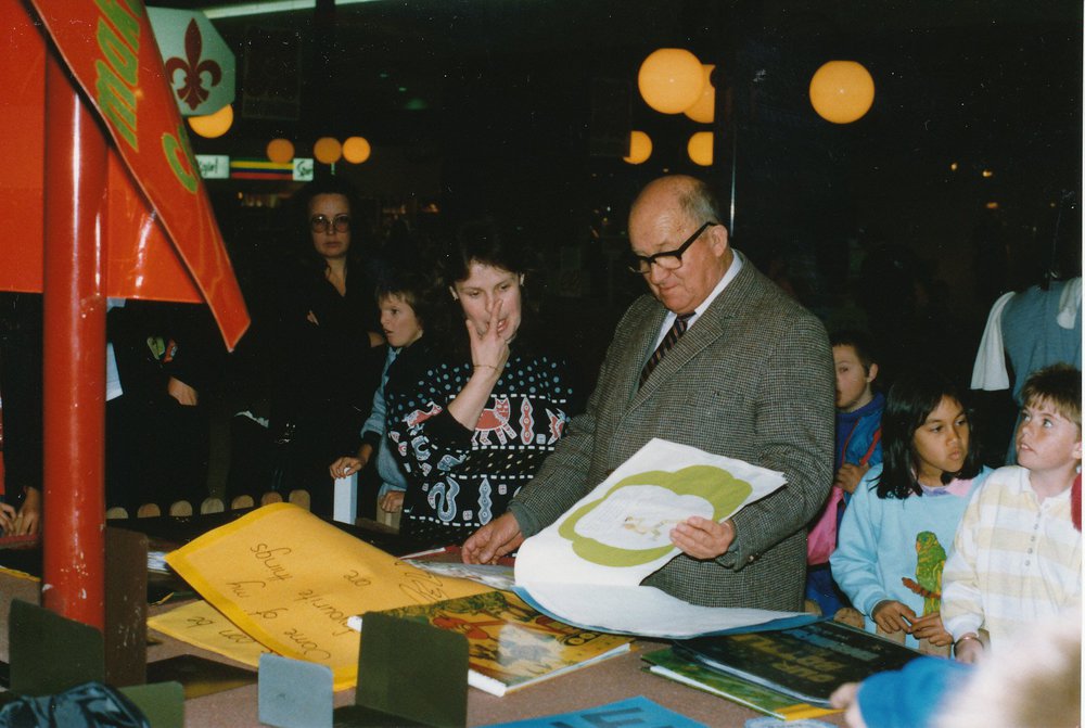 Elizabeth Public Library Book Week: 1989