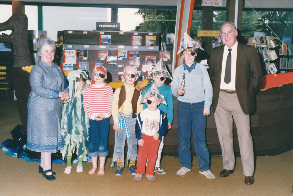 Elizabeth Public Library Book Week: 1987