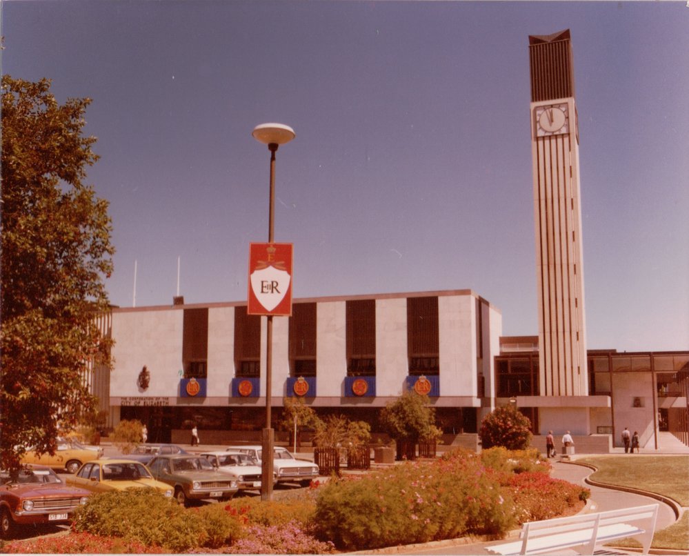 Queen Elizabeth II visit to Elizabeth: 1977