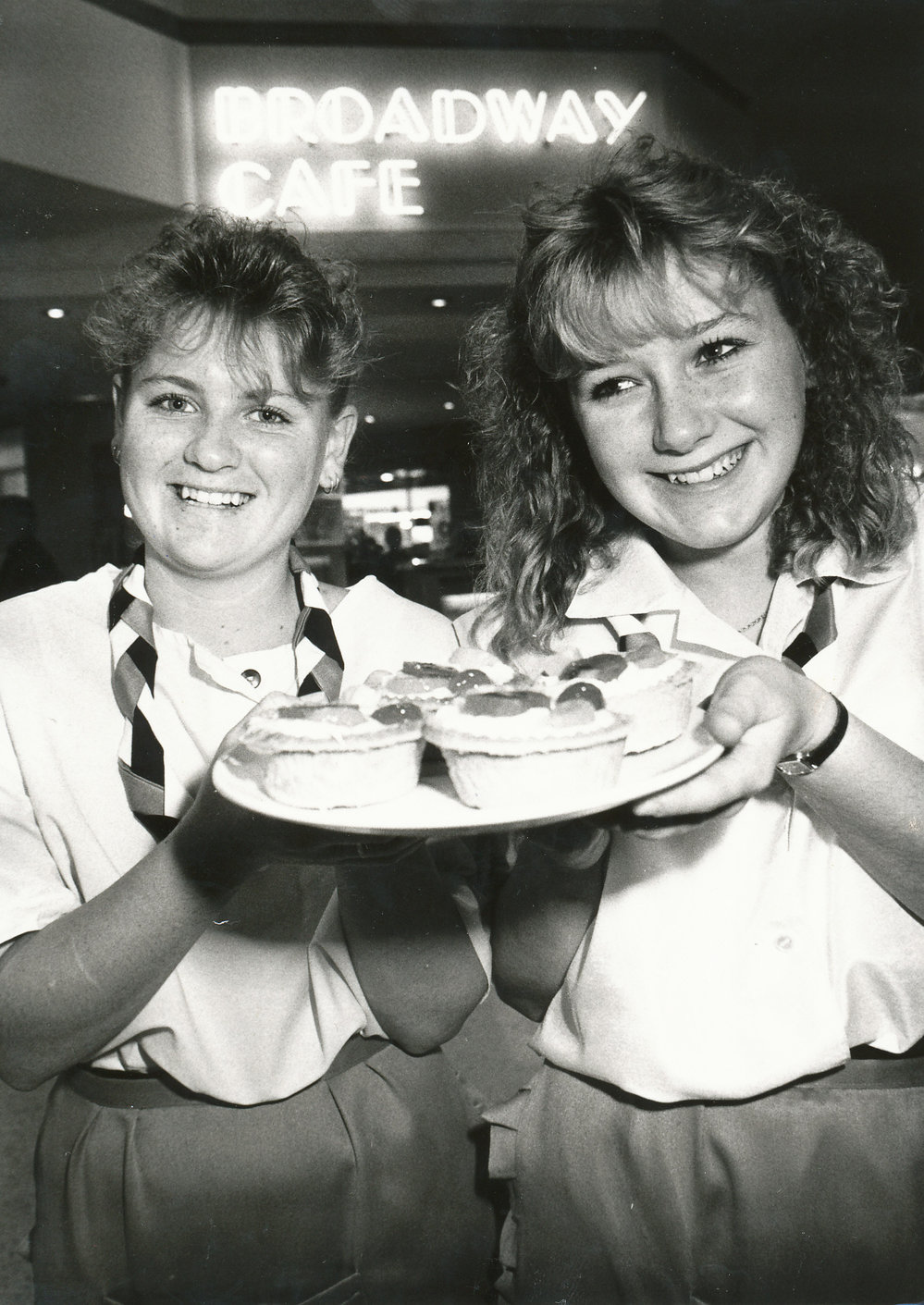 Broadway Cafe : 1990