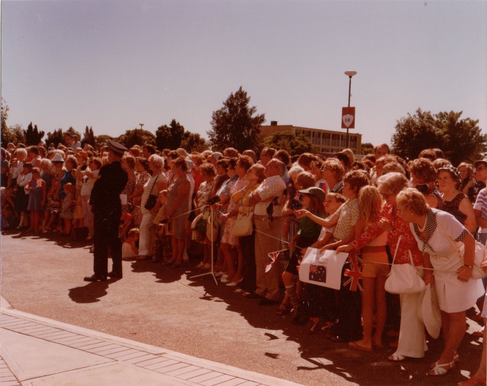 Queen Elizabeth II visits Elizabeth : 1977