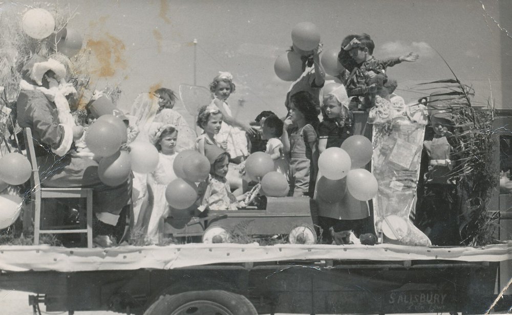 Father Christmas Float : 1956